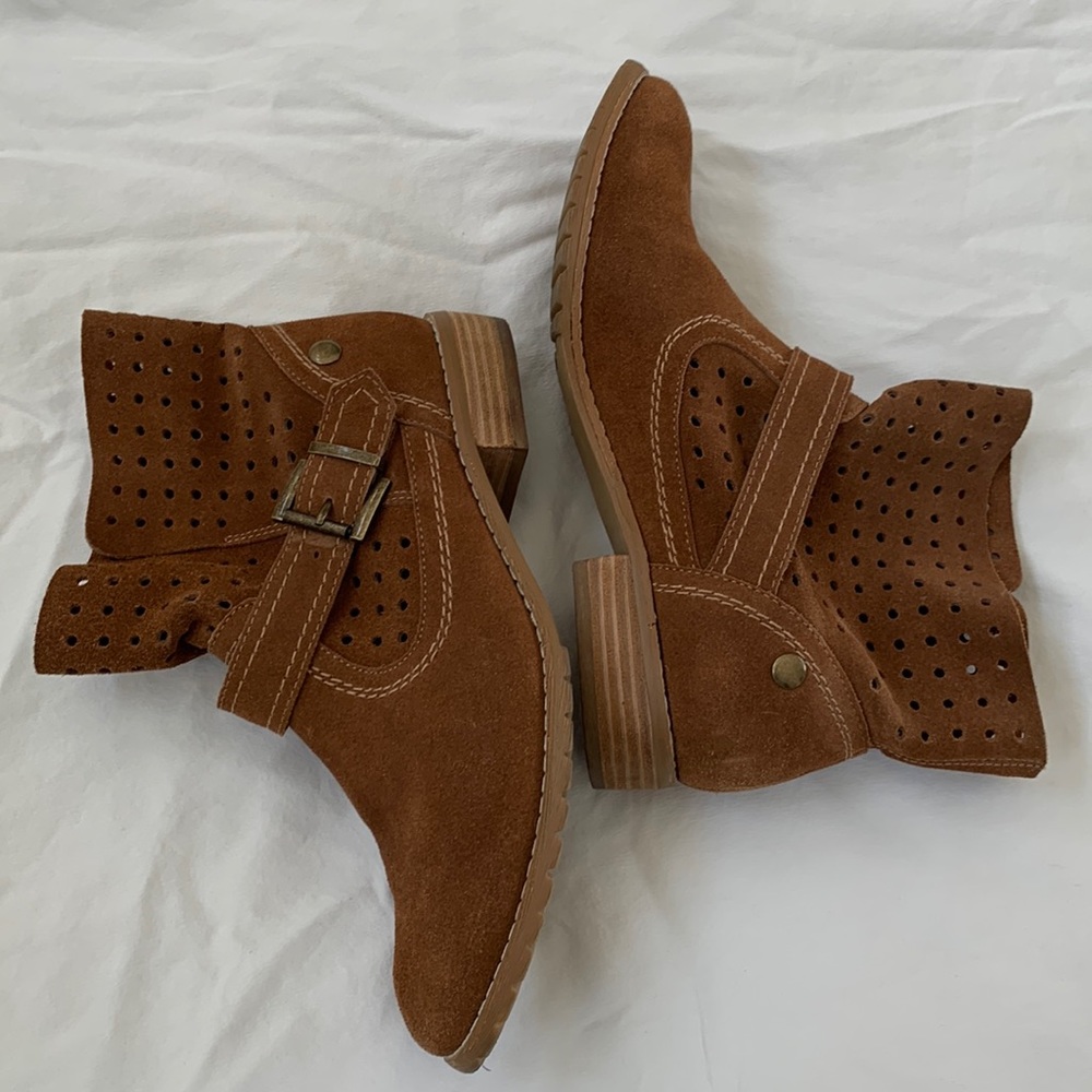 Like New Brown Booties!